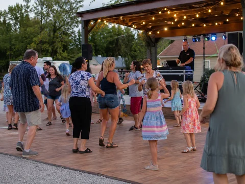 Apartment Community Entertainment provided by Electric Beat Entertainment
